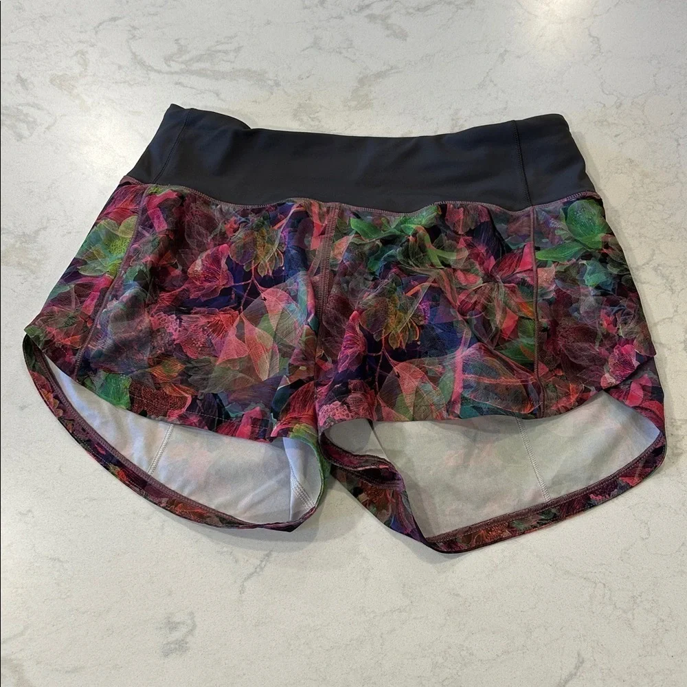 Lululemon Speed Up Low-Rise Lined Short 4” Vivid Floral Multi/Graphite Grey